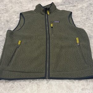 Patagonia men’s Olive Green Fleece Vest